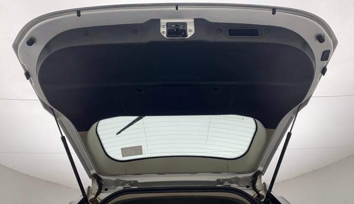 2018 Mahindra XUV500 W9, Diesel, Manual, 32,647 km, Boot Door Open