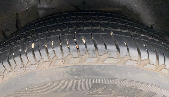 2018 Mahindra XUV500 W9, Diesel, Manual, 32,647 km, Right Rear Tyre Tread