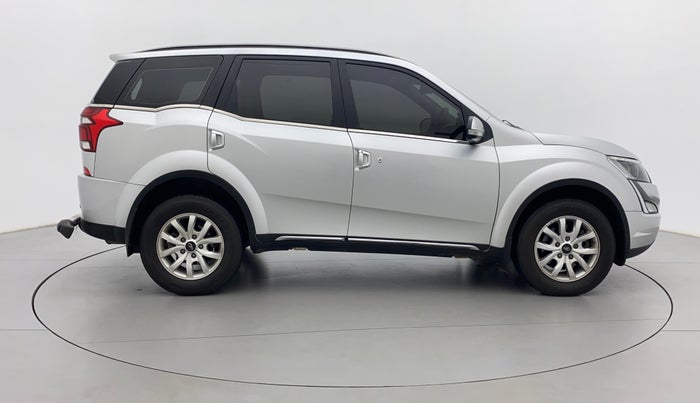 2018 Mahindra XUV500 W9, Diesel, Manual, 32,647 km, Right Side View