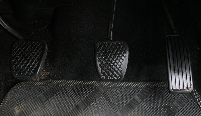 2017 Honda BR-V 1.5L I-VTEC S, Petrol, Manual, 54,549 km, Pedals