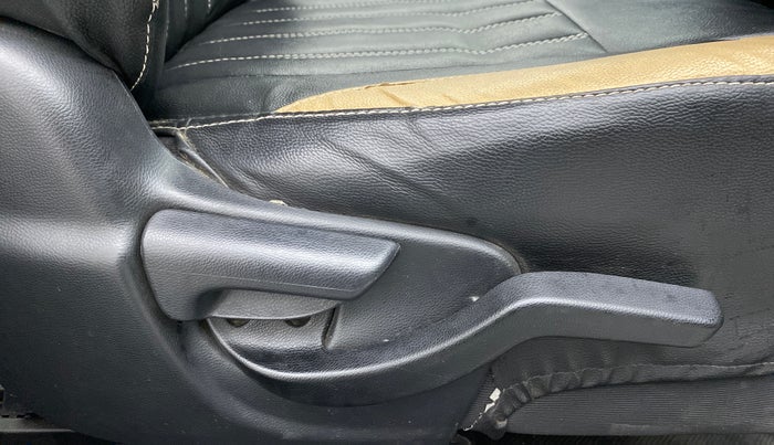 2017 Honda BR-V 1.5L I-VTEC S, Petrol, Manual, 54,549 km, Driver Side Adjustment Panel