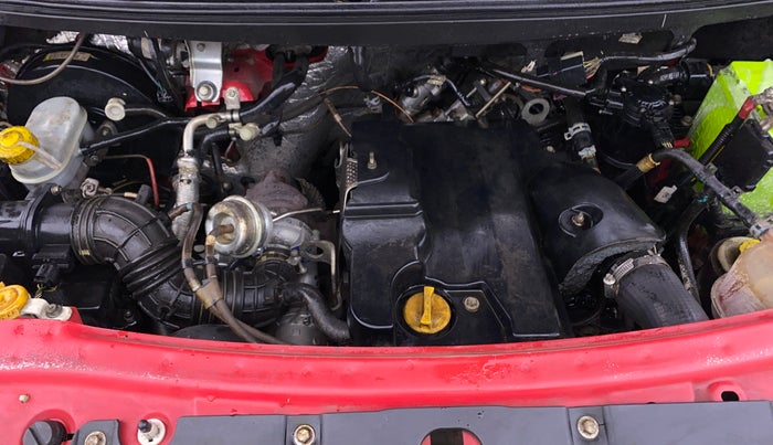 2019 Mahindra TUV300 T10, Diesel, Manual, 90,633 km, Engine View