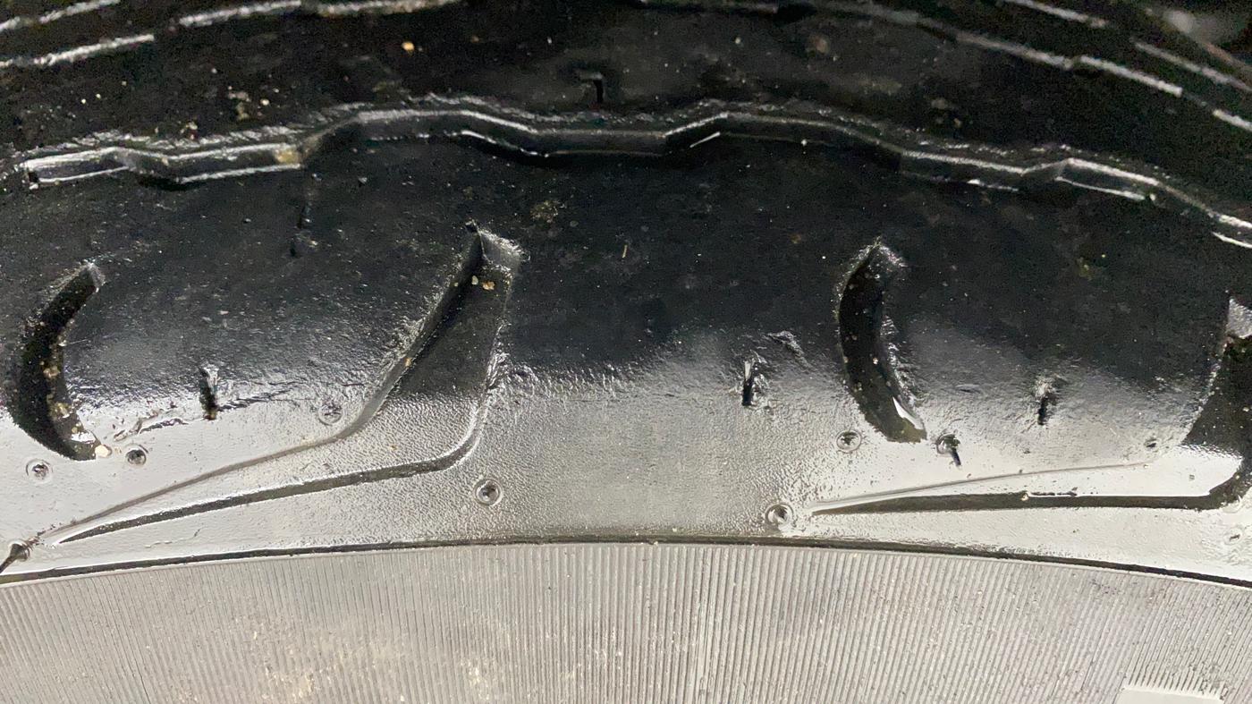 2019 Mahindra TUV300 T10, Diesel, Manual, 90,633 km, Right Front Tyre Tread