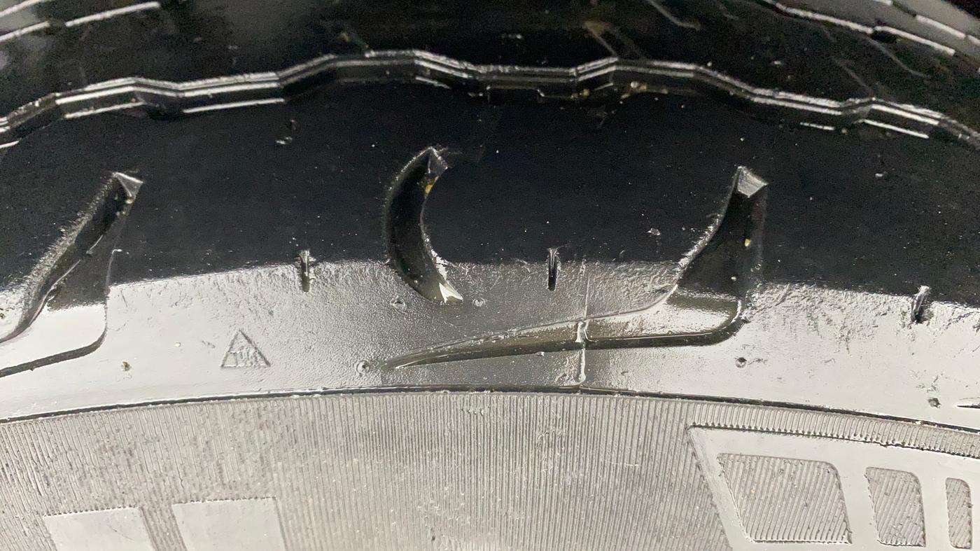 2019 Mahindra TUV300 T10, Diesel, Manual, 90,633 km, Right Rear Tyre Tread