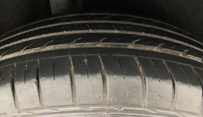 2016 Ford Ecosport TITANIUM 1.5L PETROL AT, Petrol, Automatic, 74,150 km, Right Rear Tyre Tread