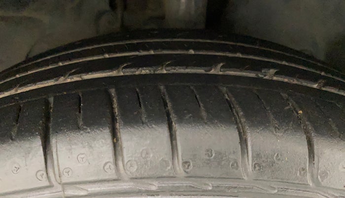 2016 Ford Ecosport TITANIUM 1.5L PETROL AT, Petrol, Automatic, 74,150 km, Right Front Tyre Tread