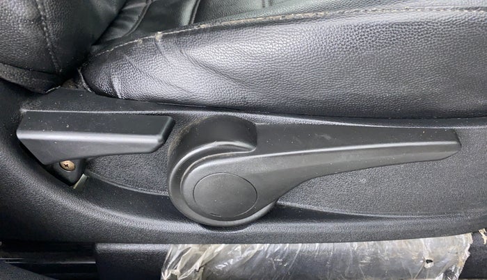 2018 Tata Tiago XZ 1.2 REVOTRON, Petrol, Manual, 12,084 km, Driver Side Adjustment Panel