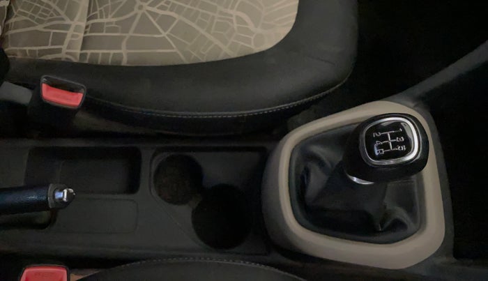 2017 Hyundai Grand i10 SPORTZ (O) 1.2 KAPPA VTVT, Petrol, Manual, 47,150 km, Gear Lever