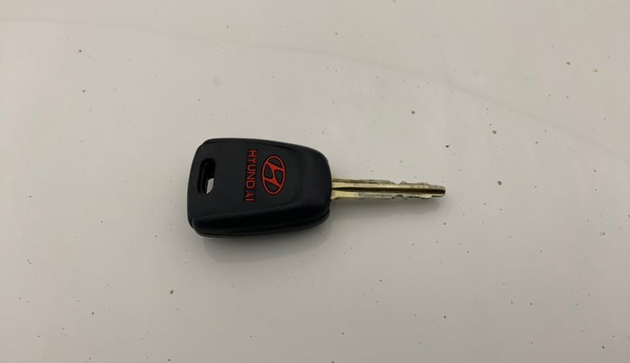 2017 Hyundai Grand i10 SPORTZ (O) 1.2 KAPPA VTVT, Petrol, Manual, 47,150 km, Key Close Up