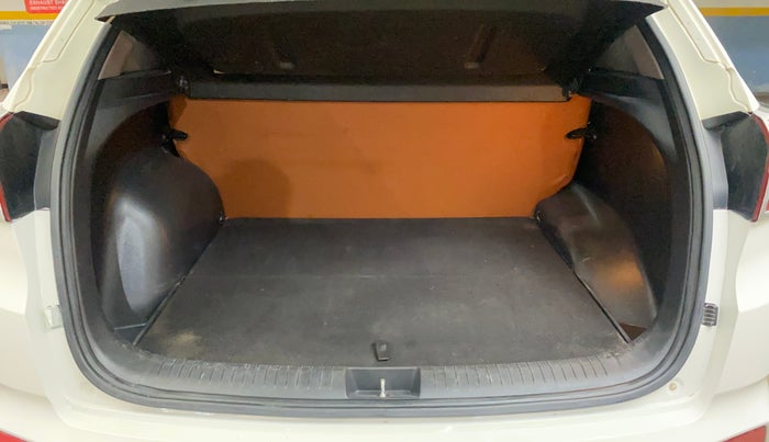 2016 Hyundai Creta S 1.6 PETROL, Petrol, Manual, 37,662 km, Boot Inside