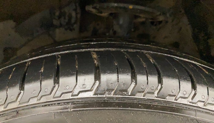 2018 Maruti Baleno ZETA PETROL 1.2, Petrol, Manual, 43,783 km, Left Front Tyre Tread