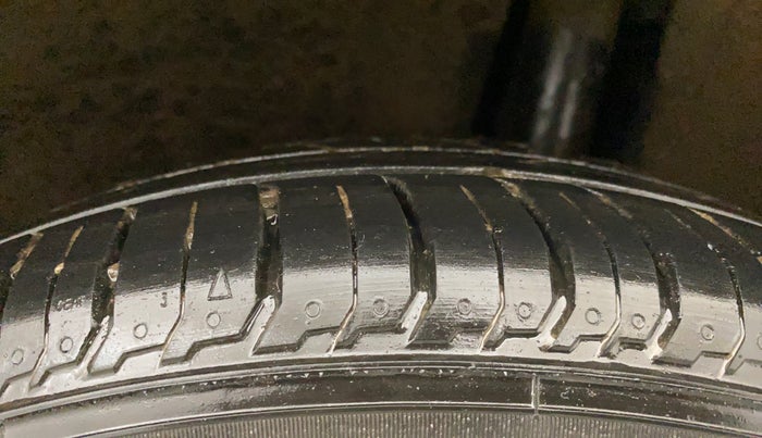 2018 Maruti Baleno ZETA PETROL 1.2, Petrol, Manual, 43,783 km, Left Rear Tyre Tread