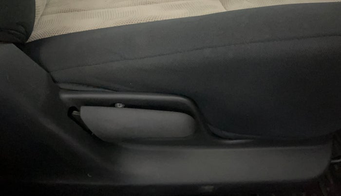 2016 Maruti Swift LXI (O), Petrol, Manual, 41,287 km, Driver Side Adjustment Panel