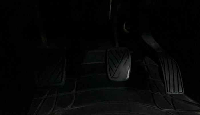 2016 Maruti Swift LXI (O), Petrol, Manual, 41,287 km, Pedals