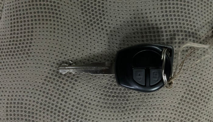 2016 Maruti Swift LXI (O), Petrol, Manual, 41,287 km, Key Close Up