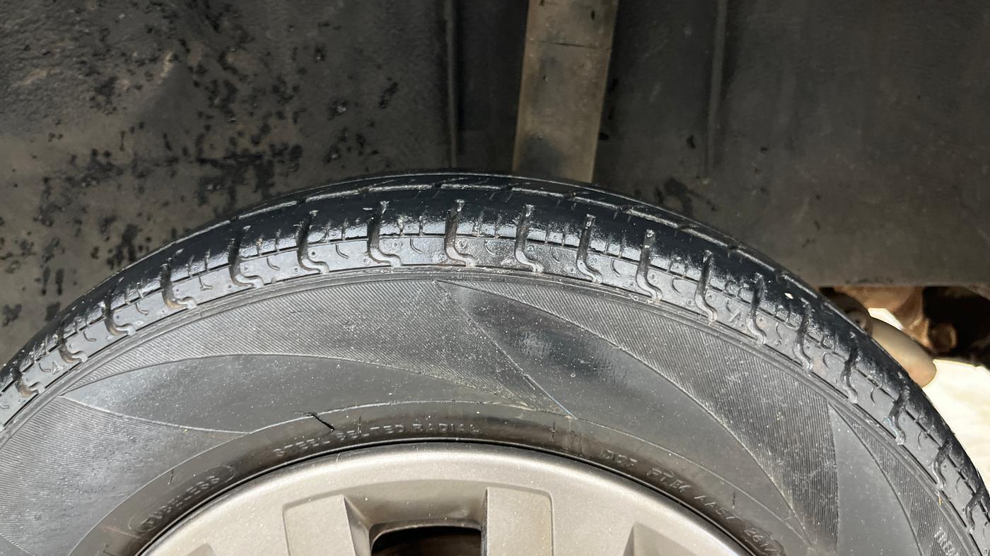 2017 Renault Kwid RXT 1.0, Petrol, Manual, 19,853 km, Left Rear Tyre Tread