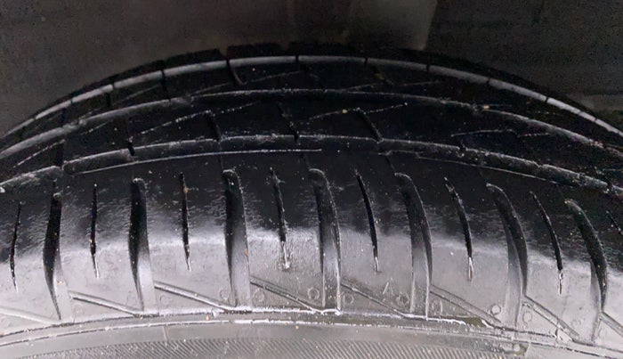 2021 Renault Kwid RXL, Petrol, Manual, 25,754 km, Left Rear Tyre Tread