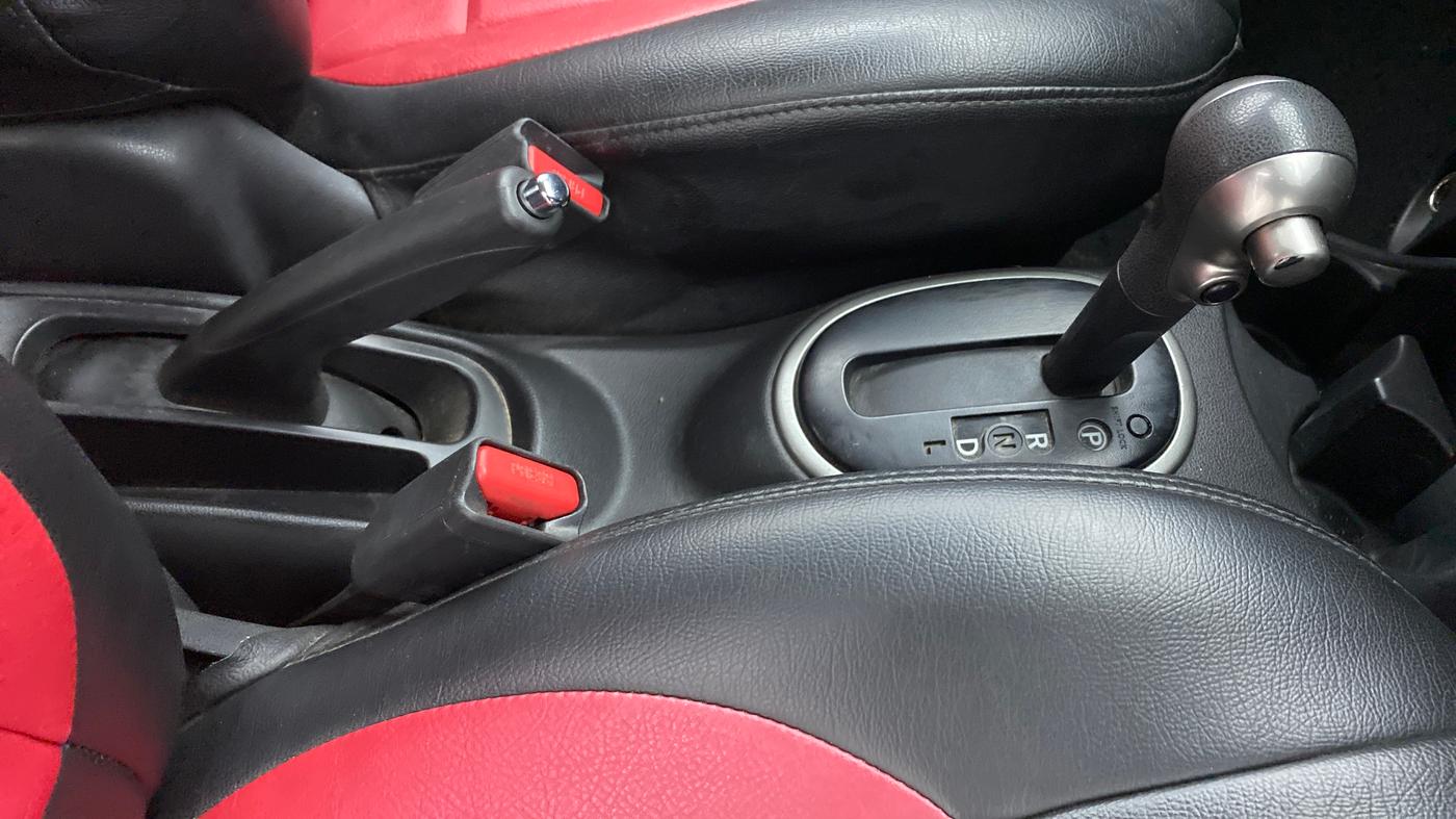2016 Nissan Micra XL CVT, Petrol, Automatic, 50,290 km, Gear Lever