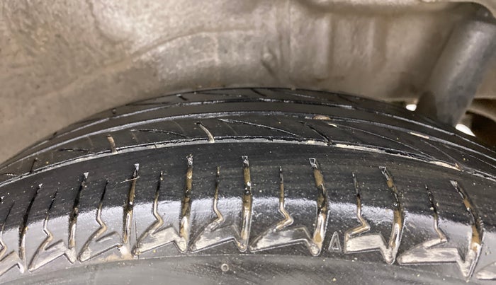 2010 Maruti Wagon R 1.0 VXI, Petrol, Manual, 80,511 km, Left Rear Tyre Tread