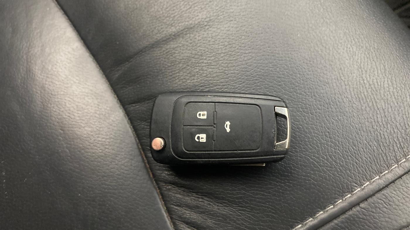 2015 Chevrolet Cruze LTZ, Diesel, Manual, 75,611 km, Key Close Up