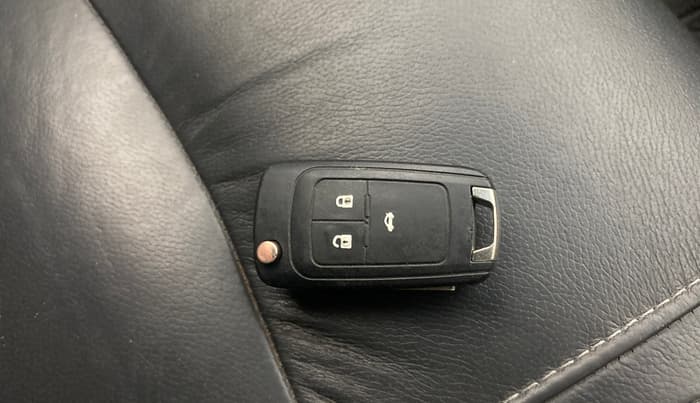 2015 Chevrolet Cruze LTZ, Diesel, Manual, 75,611 km, Key Close Up
