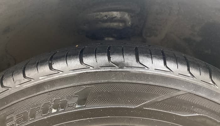 2015 Chevrolet Cruze LTZ, Diesel, Manual, 75,611 km, Right Front Tyre Tread