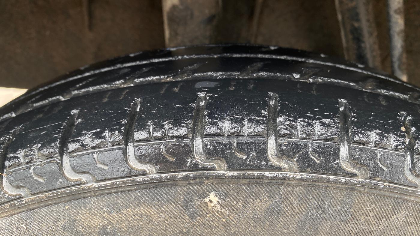 2016 Renault Kwid RXT 1.0 AMT, Petrol, Automatic, 51,319 km, Right Rear Tyre Tread