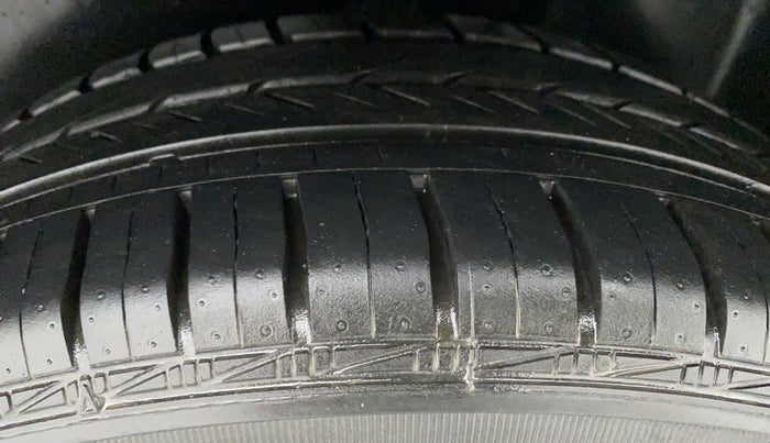 2017 Volkswagen Polo GT TSI 1.2 PETROL AT, Petrol, Automatic, 27,024 km, Left Rear Tyre Tread