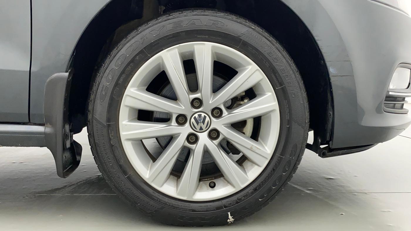 2017 Volkswagen Polo GT TSI 1.2 PETROL AT, Petrol, Automatic, 27,024 km, Right Front Wheel