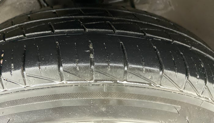 2020 Maruti Alto LXI, Petrol, Manual, 9,749 km, Left Front Tyre Tread