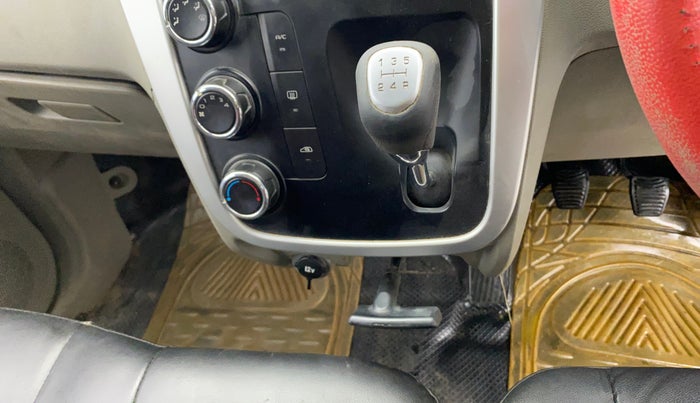 2016 Mahindra Kuv100 K6 6 STR, Petrol, Manual, 46,522 km, Gear Lever