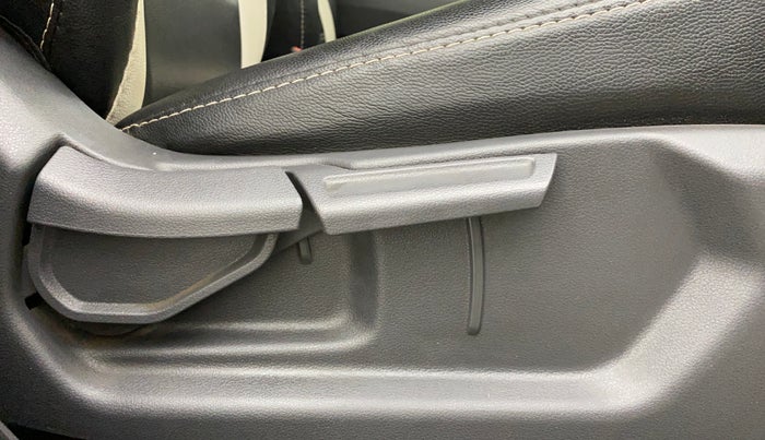 2023 Hyundai GRAND I10 NIOS SPORTZ 1.2 KAPPA VTVT, Petrol, Manual, 36,692 km, Driver Side Adjustment Panel