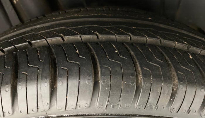 2021 Maruti XL6 ZETA SHVS, Petrol, Manual, 47,284 km, Right Rear Tyre Tread