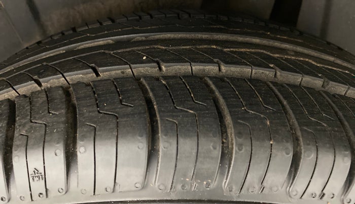 2021 Maruti XL6 ZETA SHVS, Petrol, Manual, 47,284 km, Left Rear Tyre Tread