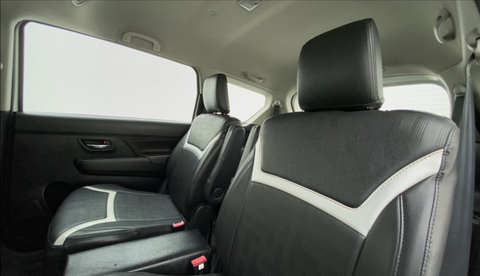 2021 Maruti XL6 ZETA SHVS, Petrol, Manual, 47,284 km, Right Side Rear Door Cabin