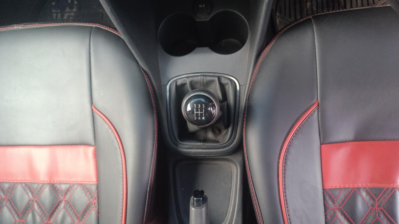 2018 Volkswagen Polo TRENDLINE 1.0L, Petrol, Manual, 43,491 km, Gear Lever