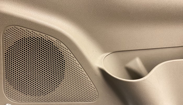 2017 Mahindra TUV300 T10 MT, Diesel, Manual, 63,628 km, Speaker