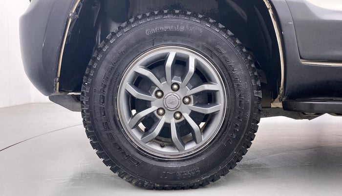 2017 Mahindra TUV300 T10 MT, Diesel, Manual, 63,628 km, Right Rear Wheel