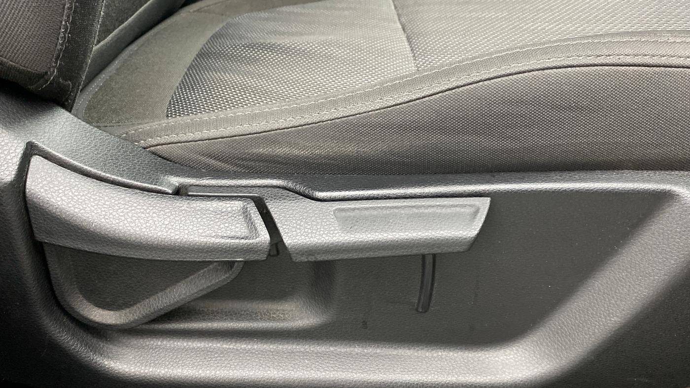 2019 KIA SELTOS HTK PLUS 1.5 DIESEL, Diesel, Manual, 40,300 km, Driver Side Adjustment Panel