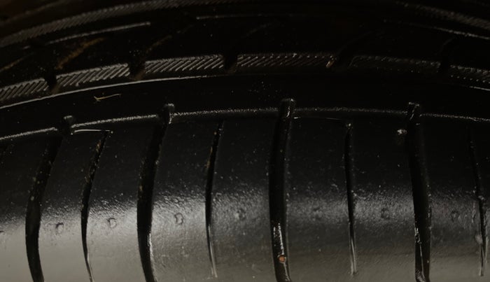 2021 Volkswagen Polo HIGHLINE PLUS 1.0, Petrol, Manual, 59,118 km, Right Front Tyre Tread