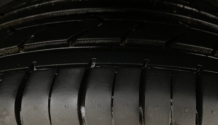 2021 Volkswagen Polo HIGHLINE PLUS 1.0, Petrol, Manual, 59,118 km, Left Rear Tyre Tread