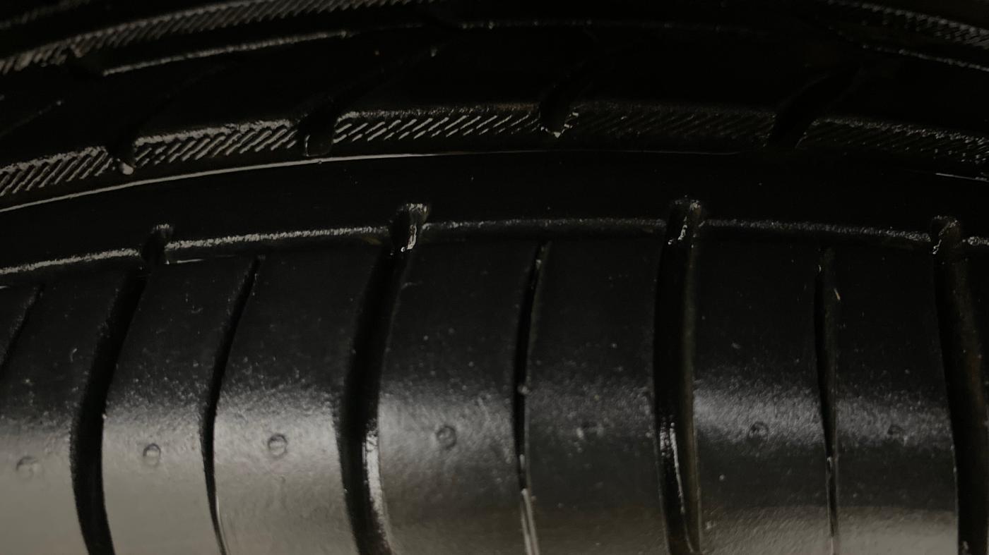2021 Volkswagen Polo HIGHLINE PLUS 1.0, Petrol, Manual, 59,118 km, Left Front Tyre Tread