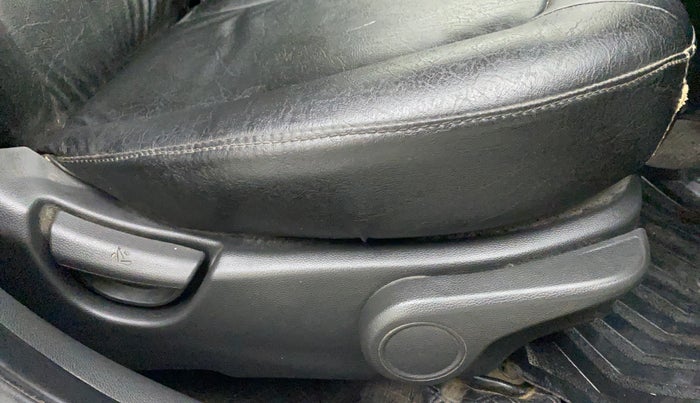 2018 Hyundai Grand i10 ASTA 1.2 KAPPA VTVT, CNG, Manual, 87,009 km, Driver Side Adjustment Panel