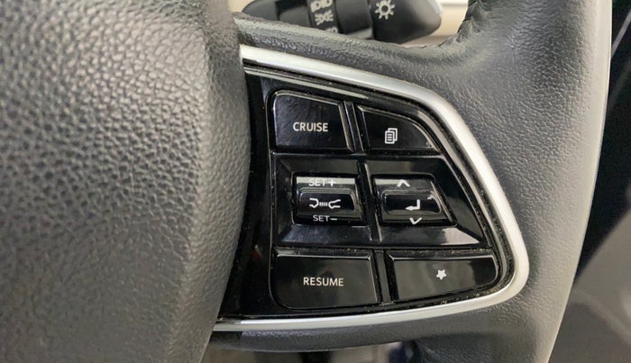 2022 Mahindra XUV700 AX 7 LUXURY P AT 7 STR, Petrol, Automatic, 46,504 km, Adaptive Cruise Control