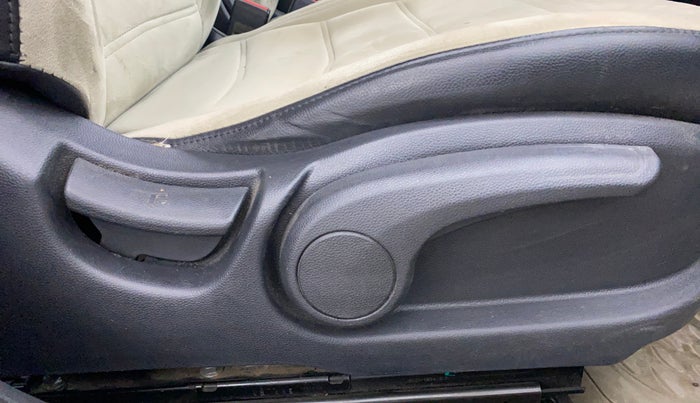 2016 Hyundai Elite i20 ASTA 1.2, Petrol, Manual, 72,584 km, Driver Side Adjustment Panel