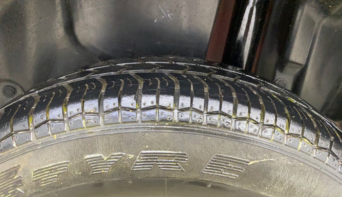 2016 Maruti Swift Dzire VXI, Petrol, Manual, 36,676 km, Left Rear Tyre Tread