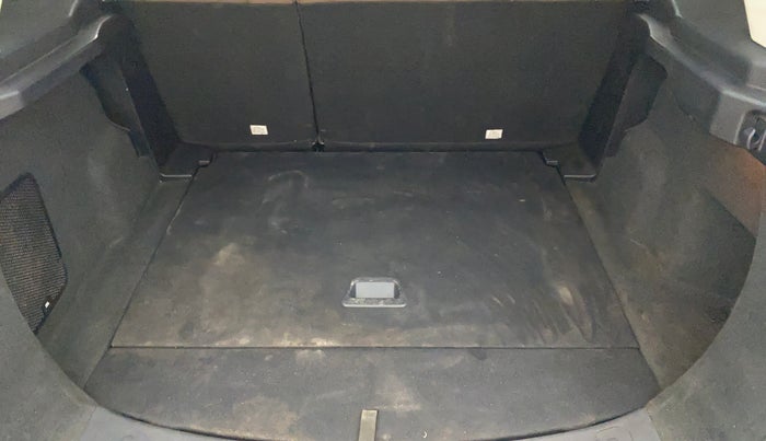 2019 Tata Harrier XZ 2.0L, Diesel, Manual, 72,524 km, Dicky (Boot door) - Parcel tray missing