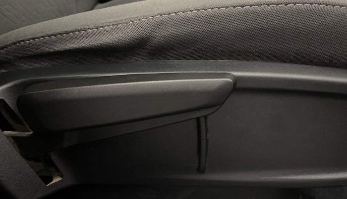 2021 Tata ALTROZ XZ PETROL, Petrol, Manual, 31,421 km, Driver Side Adjustment Panel