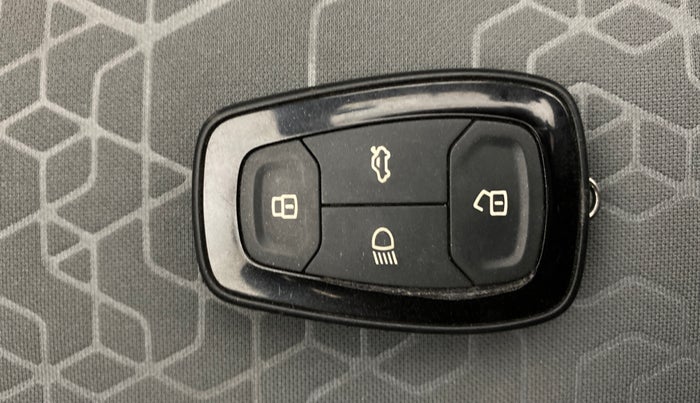 2021 Tata ALTROZ XZ PETROL, Petrol, Manual, 31,421 km, Key Close Up