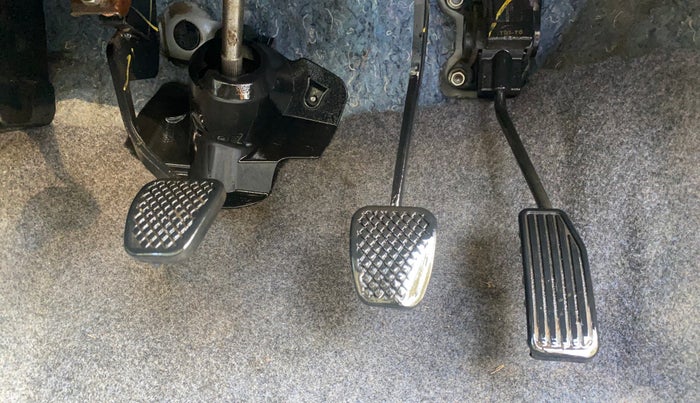 2017 Honda Brio S MT, Petrol, Manual, 98,398 km, Pedals